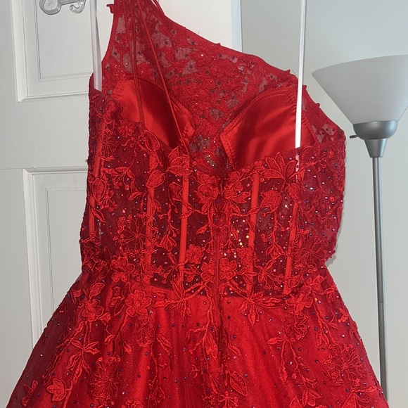 Long red pageant gown with blue iridescent sequins and flower embroidery - Picture 5 of 7